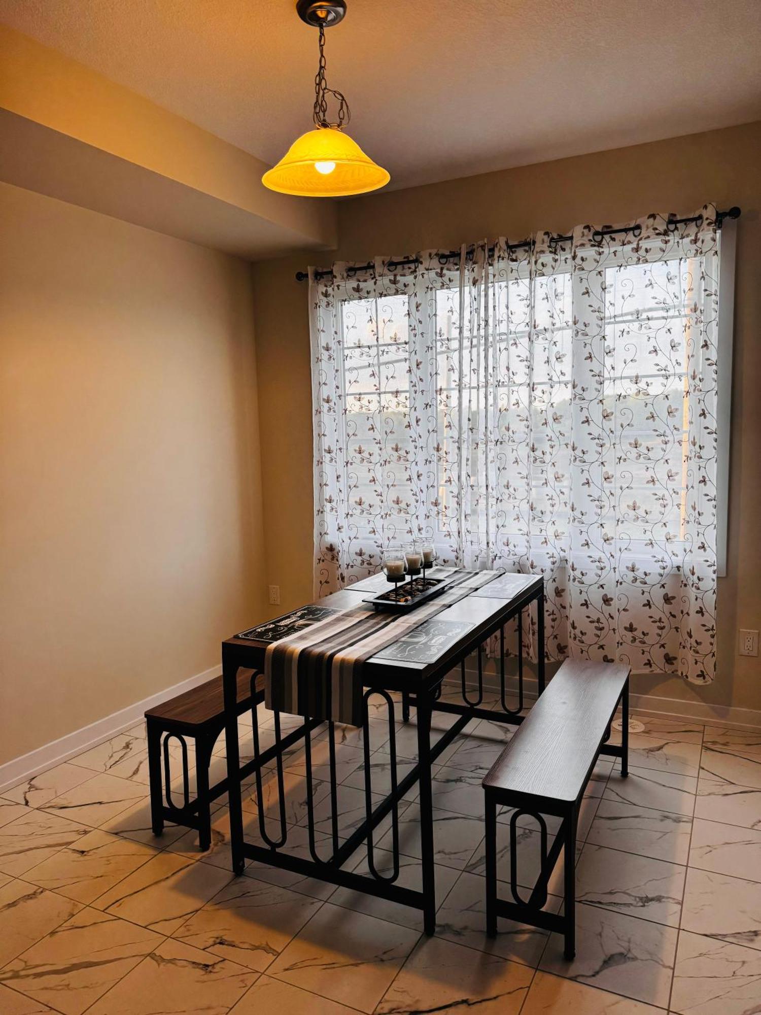 Have Whole House To Yourself Thorold Luaran gambar
